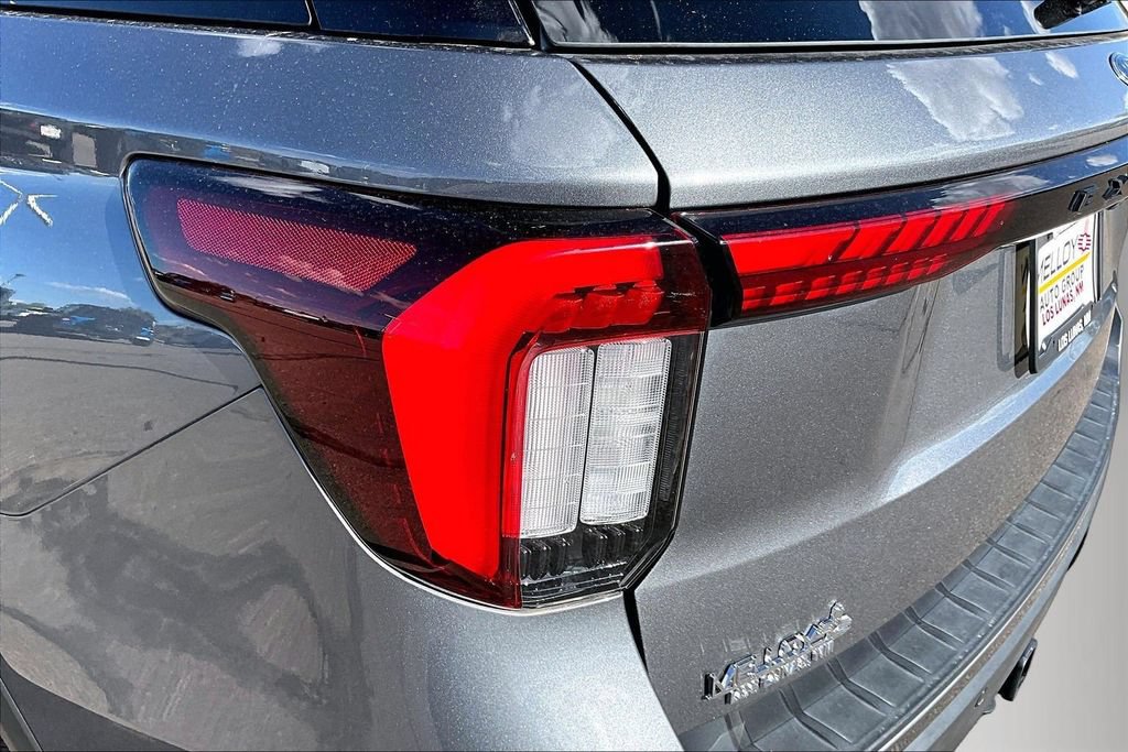 Used 2025 Ford Explorer ST-Line AWD/4WD image 23