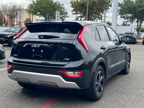 Certified 2025 Kia Niro LX FWD image 7