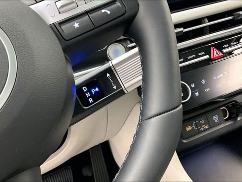 Certified 2025 Hyundai Tucson Limited AWD/4WD image 9
