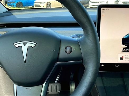 Used 2023 Tesla Model Y Long Range AWD/4WD image 11