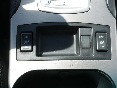 Used 2013 Subaru Outback 2.5i Premium AWD/4WD image 27