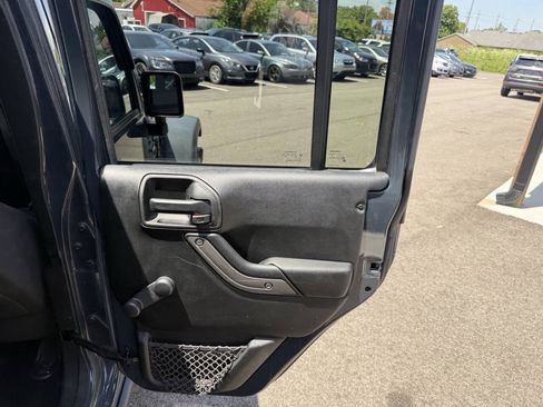 Used 2017 Jeep Wrangler Unlimited Sport AWD/4WD image 16