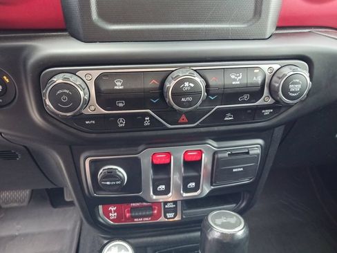 Used 2021 Jeep Wrangler Rubicon AWD/4WD image 24