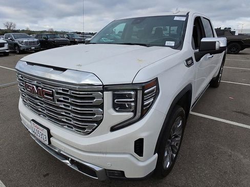 Used 2023 GMC Sierra 1500 Denali w/ Denali Reserve Package image 3