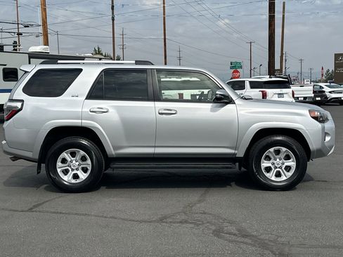 Used 2024 Toyota 4Runner SR5 Premium image 3