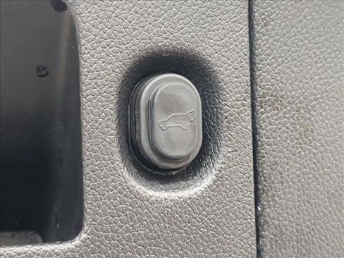 Used 2018 Chevrolet Tahoe Premier AWD/4WD image 7