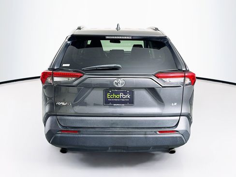 Used 2020 Toyota RAV4 LE w/ Carpet Mat Package FWD image 7