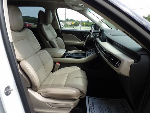 Used 2020 Lincoln Aviator Reserve w/ Equipment Group 202A AWD/4WD image 17