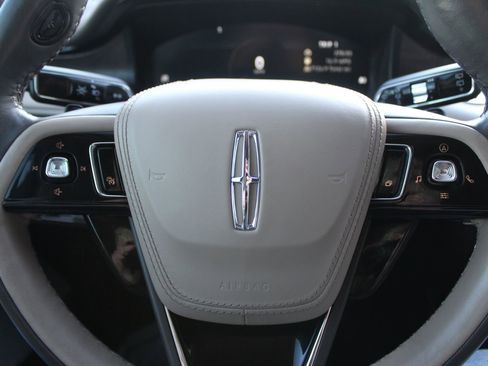 Used 2023 Lincoln Aviator Reserve w/ Equipment Group 201A image 30