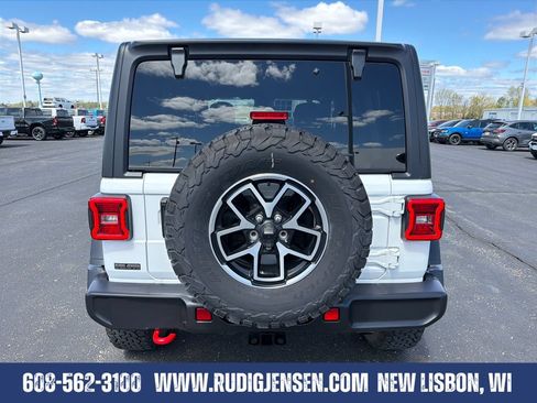 Used 2025 Jeep Wrangler Unlimited Rubicon AWD/4WD image 4