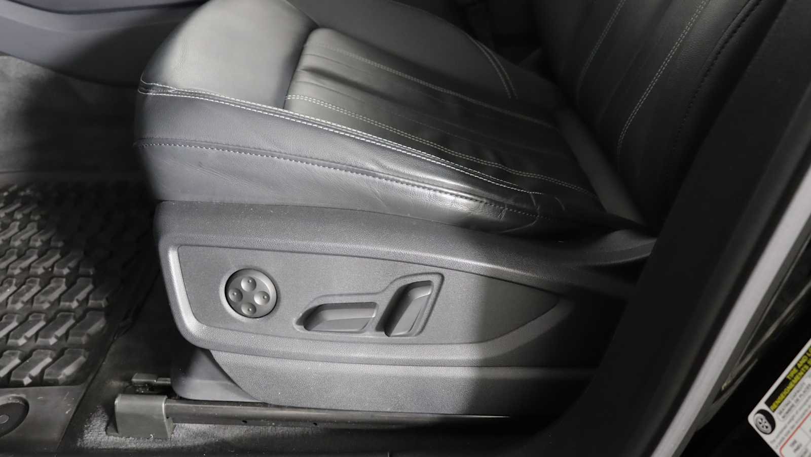 Used 2024 Audi Q5 2.0T Premium AWD/4WD image 19
