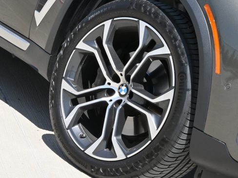 Certified 2025 BMW X5 sDrive40i w/ Premium Package RWD image 11