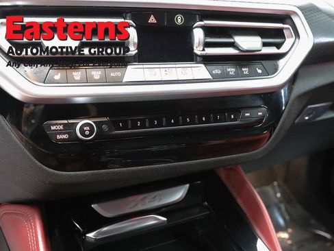Used 2023 BMW X4 xDrive30i w/ M Sport Package AWD/4WD image 21