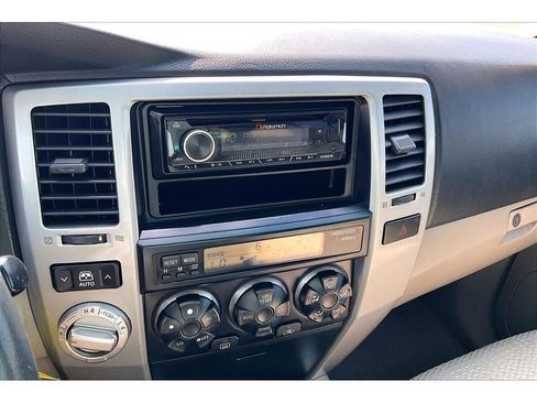 Used 2006 Toyota 4Runner SR5 AWD/4WD image 22