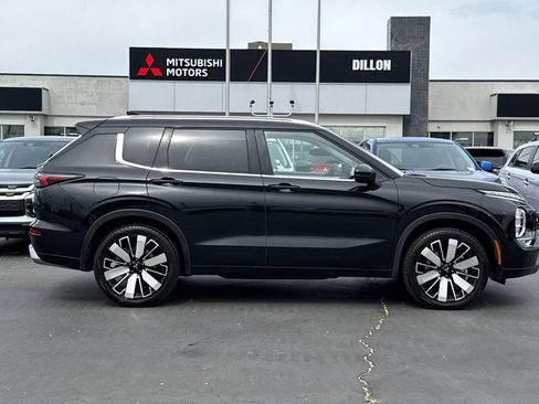 Used 2025 Mitsubishi Outlander SEL image 3