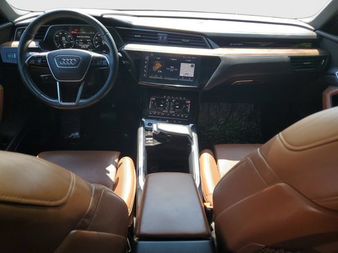 Used 2022 Audi e-tron Prestige w/ Prestige Package AWD/4WD image 10