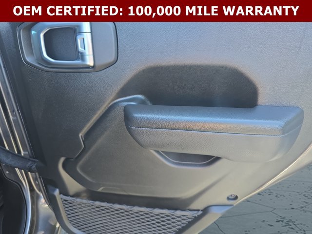 Certified 2025 Jeep Gladiator Sport AWD/4WD image 17