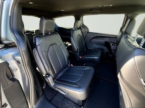 New 2026 Chrysler Pacifica Select FWD image 14