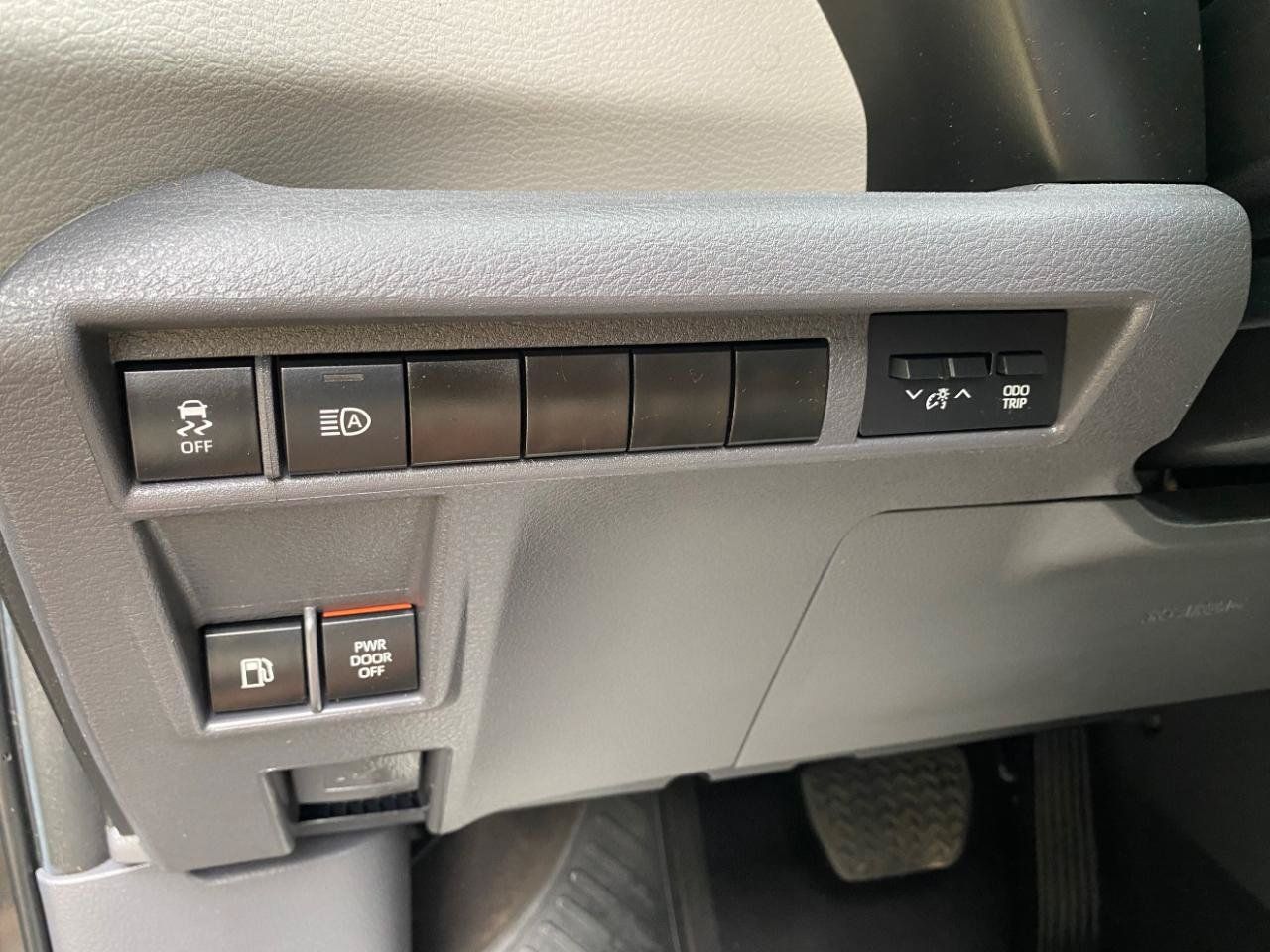 Used 2024 Toyota Sienna XLE FWD image 66
