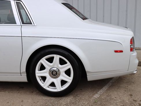 Used 2011 Rolls-Royce Phantom Sedan RWD image 26