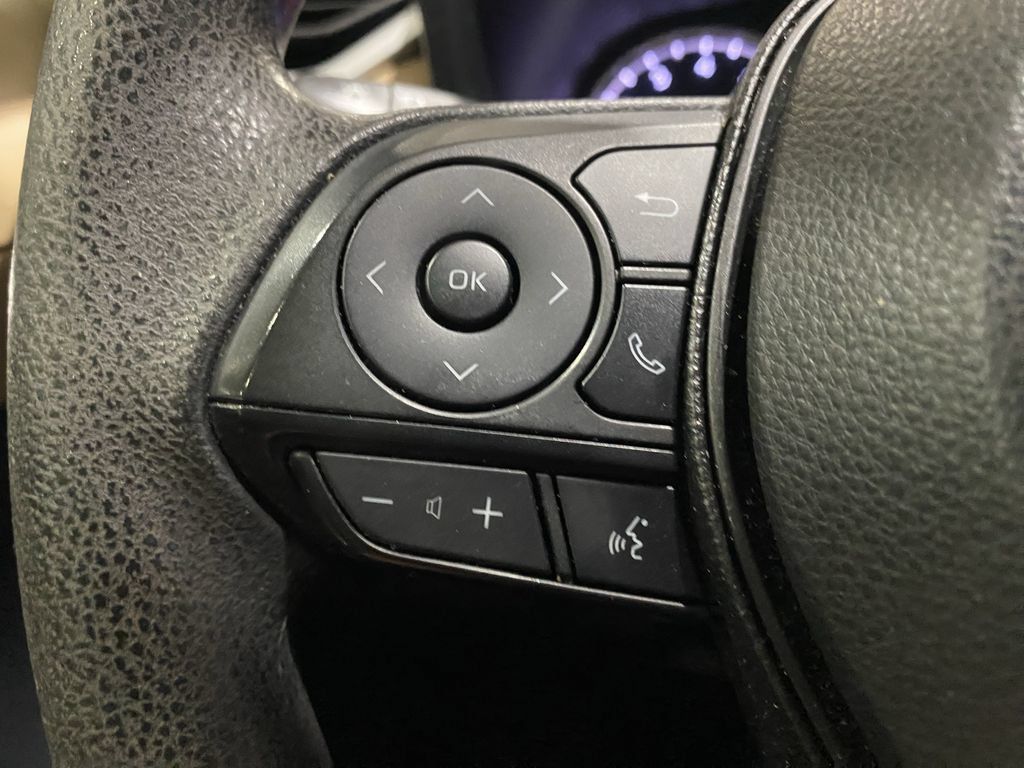 Used 2021 Toyota RAV4 LE AWD/4WD image 10