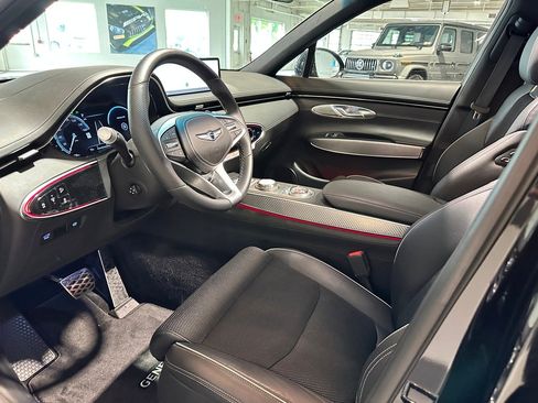 Used 2025 Genesis GV70 2.5T w/ Sport Prestige Package AWD/4WD image 7