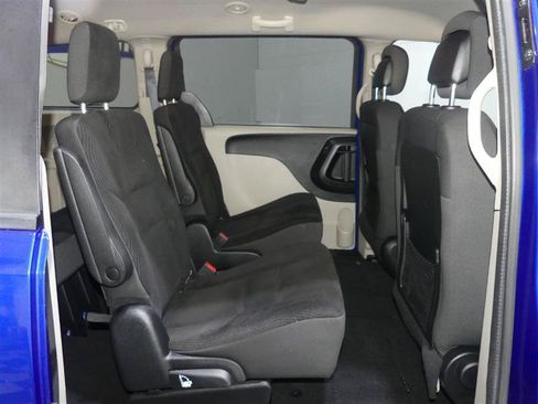Used 2019 Dodge Grand Caravan SE w/ UConnect Hands-Free Group FWD image 24