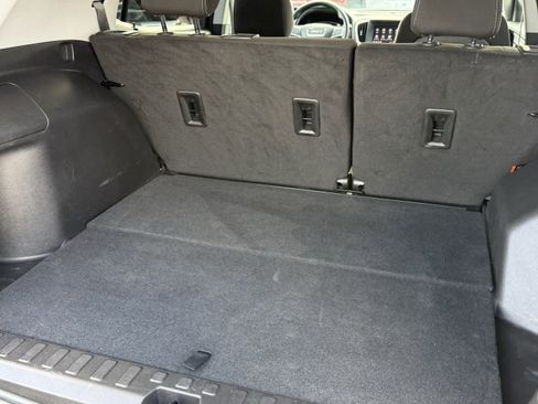 Used 2024 GMC Terrain SLE w/ Driver Convenience Package image 31