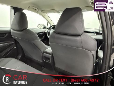 Used 2022 Toyota Corolla LE image 41