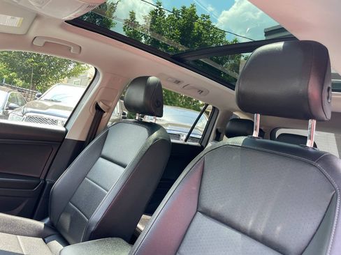 Used 2020 Volkswagen Tiguan SEL w/ 3rd Row Seat Package AWD/4WD image 18