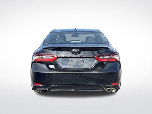 Used 2024 Toyota Camry SE image 6