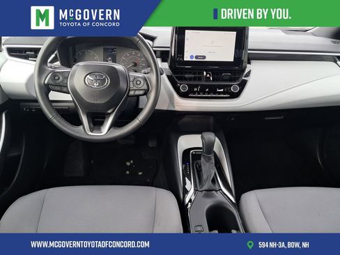 Used 2025 Toyota Corolla SE image 13
