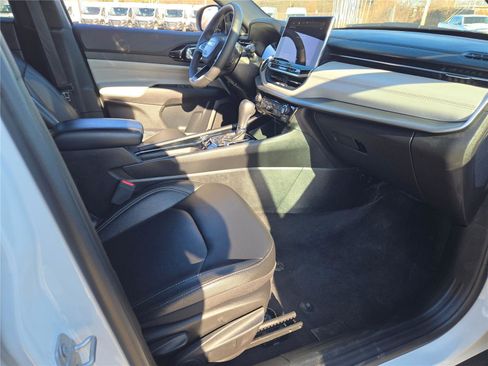 Certified 2025 Jeep Compass Limited AWD/4WD image 9