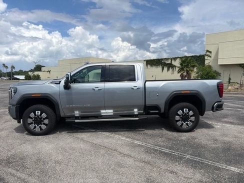 Used 2025 GMC Sierra 2500 Denali w/ Denali Reserve Package AWD/4WD image 5