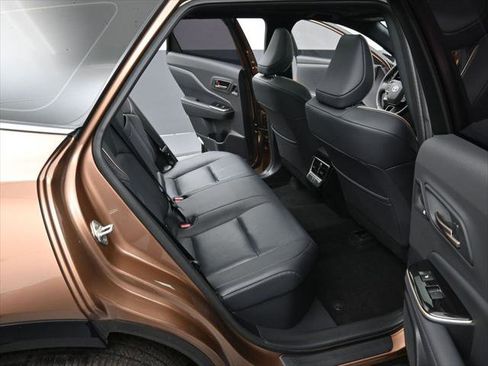 Certified 2025 Toyota Crown Signia AWD/4WD image 38