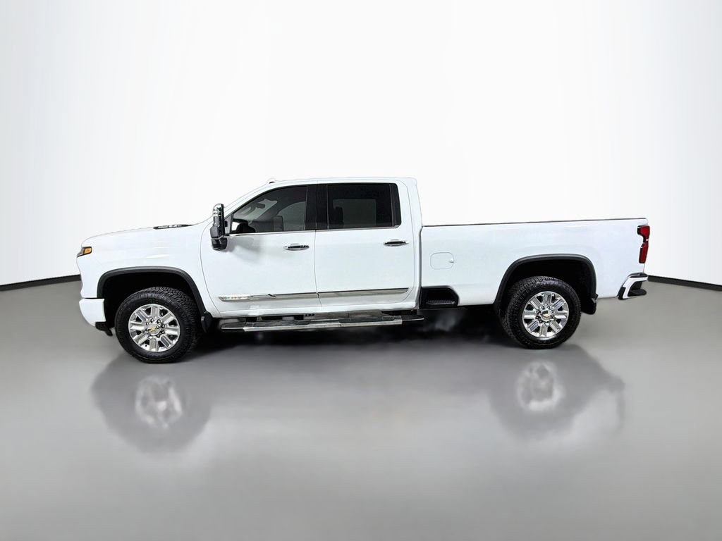 Used 2025 Chevrolet Silverado 2500 High Country w/ Technology Package AWD/4WD image 9