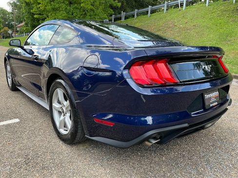 Used 2019 Ford Mustang Coupe RWD image 33