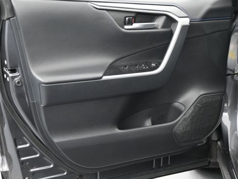 Certified 2025 Toyota RAV4 XSE image 15