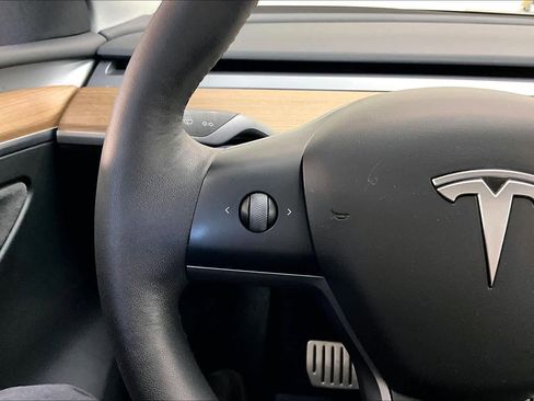 Used 2023 Tesla Model Y Performance image 21