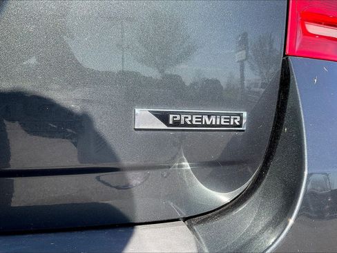 Used 2017 Chevrolet Equinox Premier w/ Enhanced Convenience Package FWD image 31