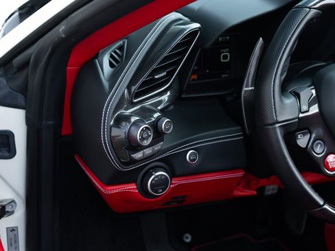 Used 2018 Ferrari 488 Spider RWD image 20