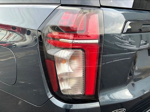 Used 2021 Chevrolet Suburban Z71 image 29