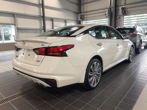 Used 2024 Nissan Altima 2.5 SL AWD/4WD image 18