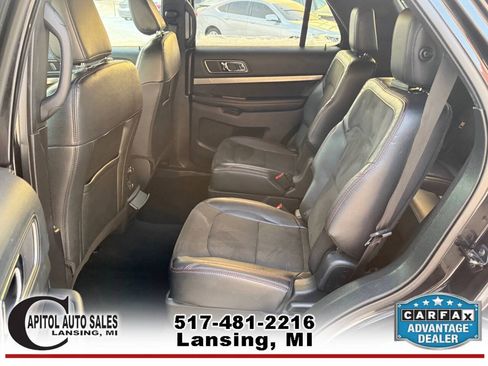 Used 2019 Ford Explorer XLT w/ Equipment Group 202A AWD/4WD image 14