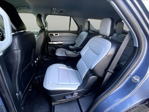Used 2021 Ford Explorer XLT w/ Equipment Group 202A RWD image 21