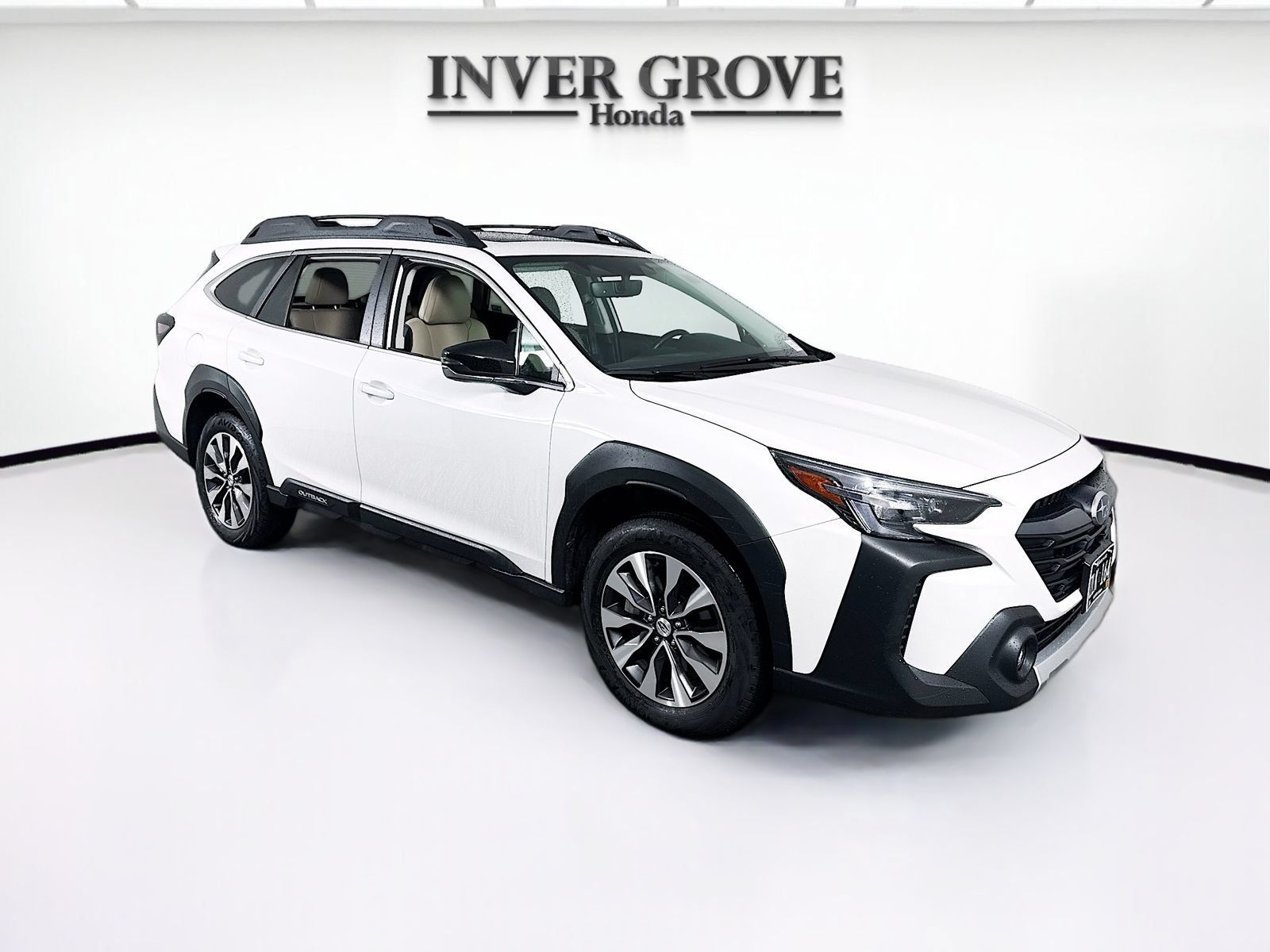 Used 2025 Subaru Outback Limited w/ Tech Package 3 AWD/4WD image 2