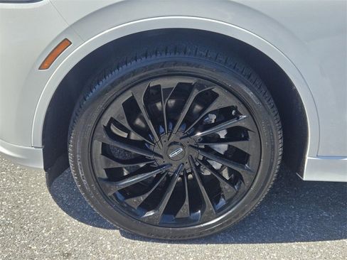 Used 2025 Lincoln Aviator Reserve w/ Luxury Package image 10