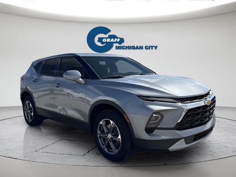 Used 2025 Chevrolet Blazer LT FWD image 5
