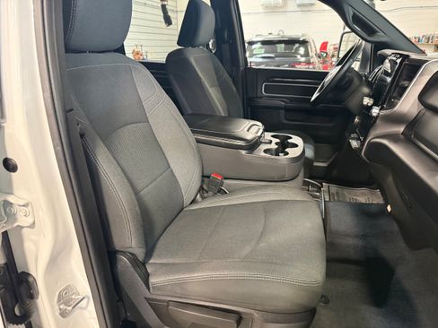 Certified 2024 RAM 2500 Big Horn w/ Night Edition AWD/4WD image 11