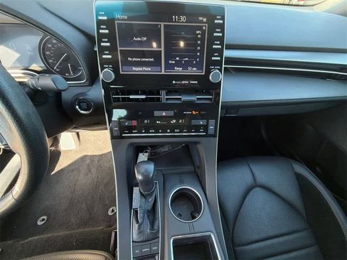 Used 2021 Toyota Avalon XSE image 25